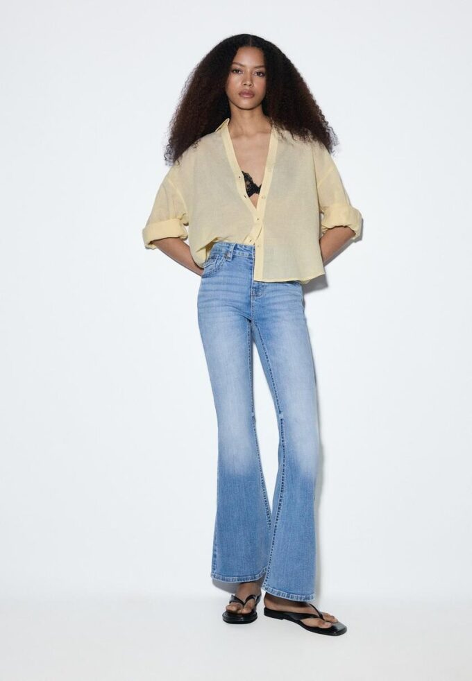 D04 Lage taille Flared jeans