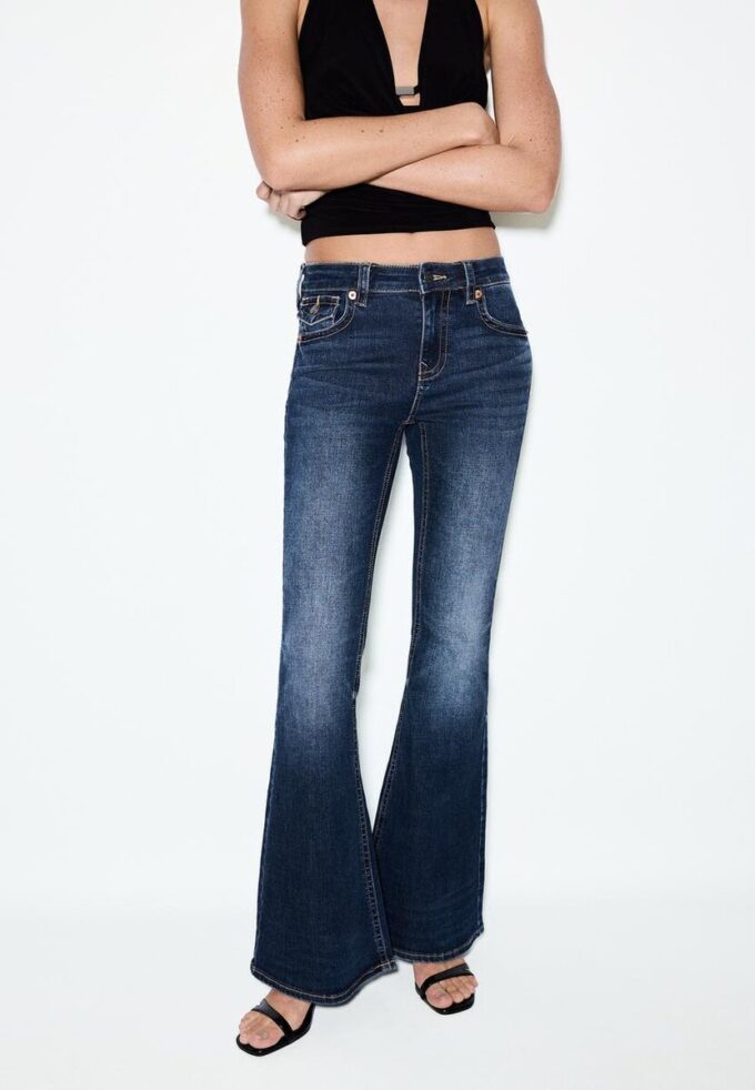 D04 Lage taille Flared jeans