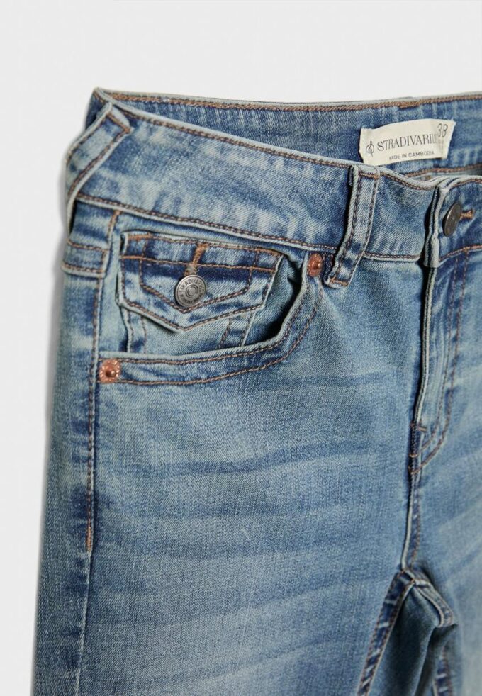 D04 Lage taille Flared jeans