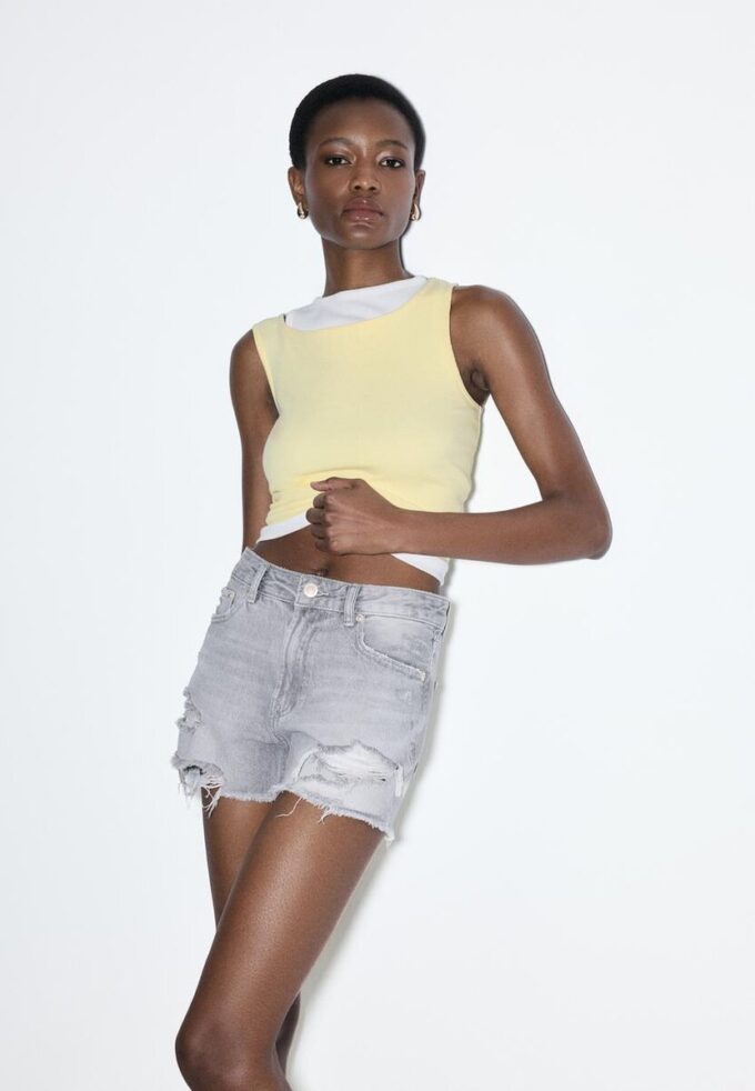 D75 Gescheurde denimshort
