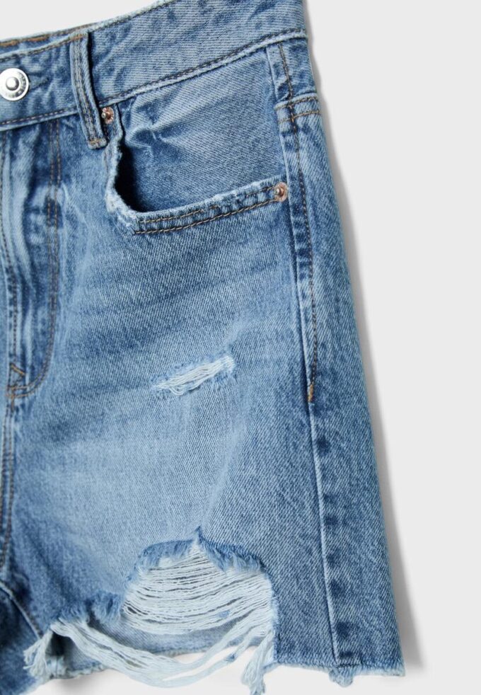 D75 Gescheurde denimshort
