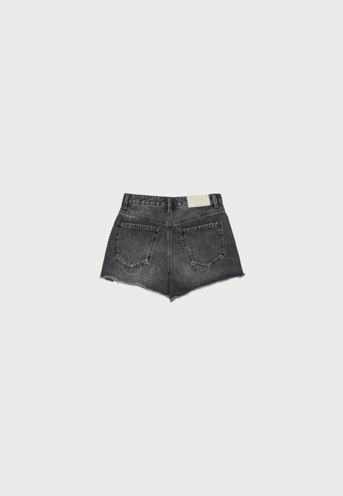 D75 Gescheurde denimshort