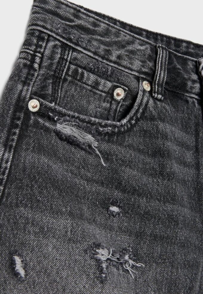 D75 Gescheurde denimshort