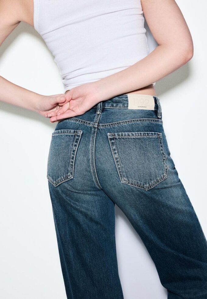 D92 rechte jeans met Wide Leg pijpen D92 rechte jeans met Wide Leg pijpen