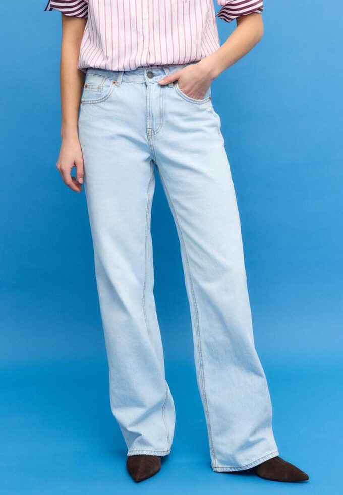 D92 rechte jeans met Wide Leg pijpen D92 rechte jeans met Wide Leg pijpen