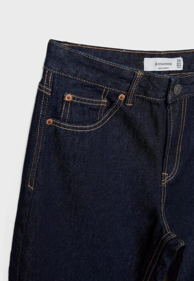 D92 rechte jeans met Wide Leg pijpen D92 rechte jeans met Wide Leg pijpen