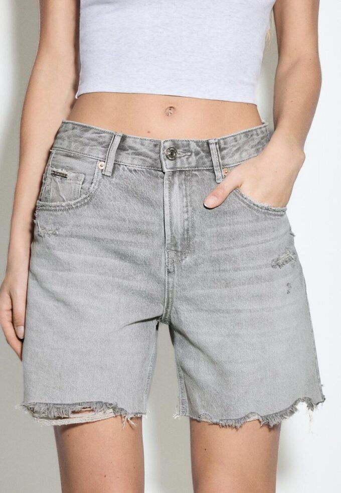 D93 Lange denimshort