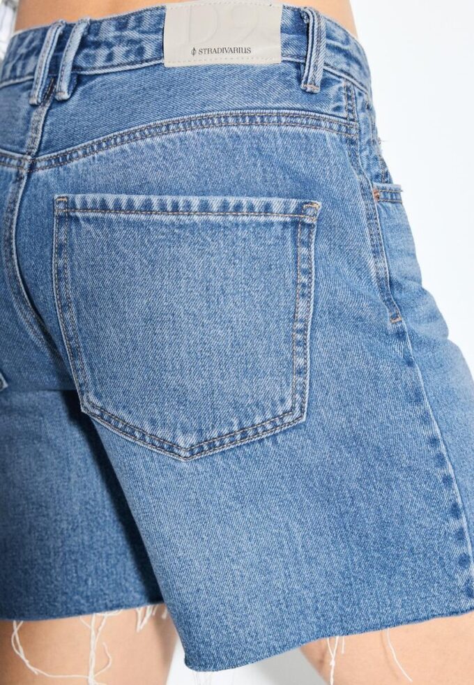 D93 Lange denimshort