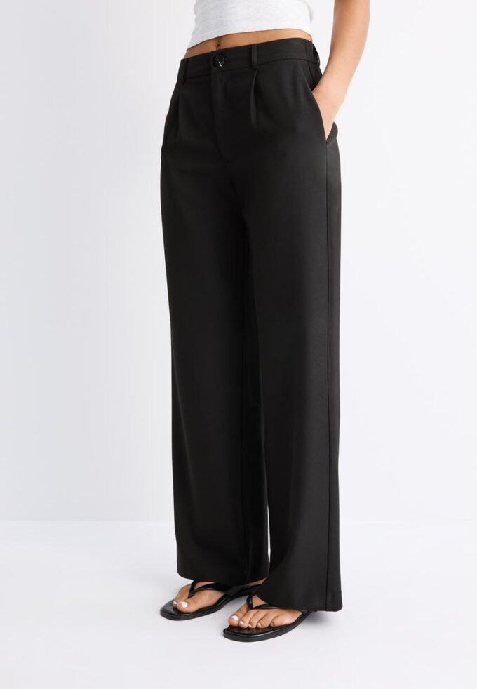 Elegante broek met rechte pijpen Elegante broek met rechte pijpen