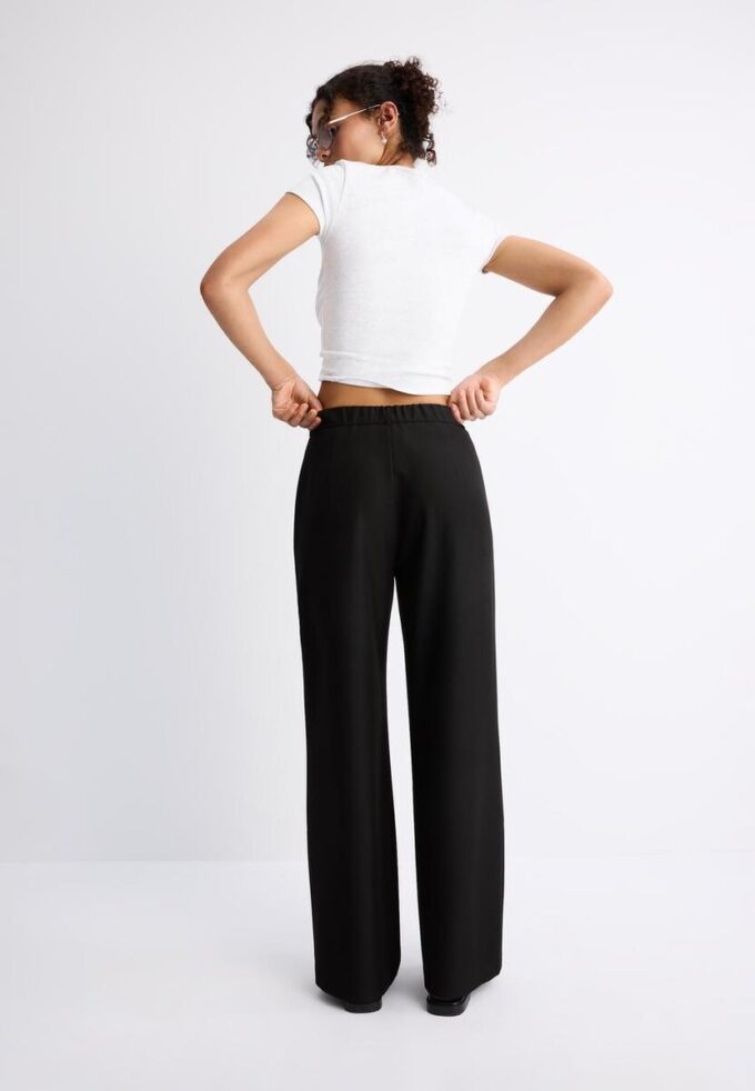 Elegante broek met rechte pijpen Elegante broek met rechte pijpen