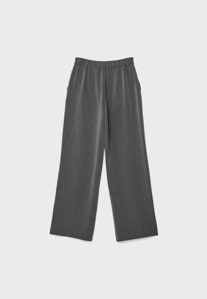 Elegante broek met rechte pijpen Elegante broek met rechte pijpen