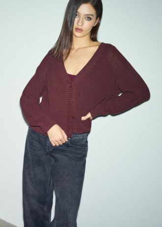 Gebreid vest met knoopsluiting