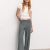 Gebreide broek met naaddetails Gebreide broek met naaddetails