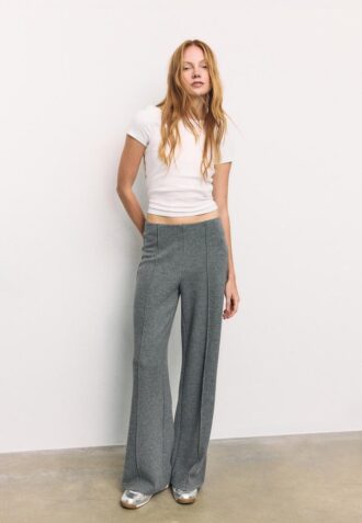 Gebreide broek met naaddetails