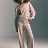 Gebreide broek met naaddetails Gebreide broek met naaddetails