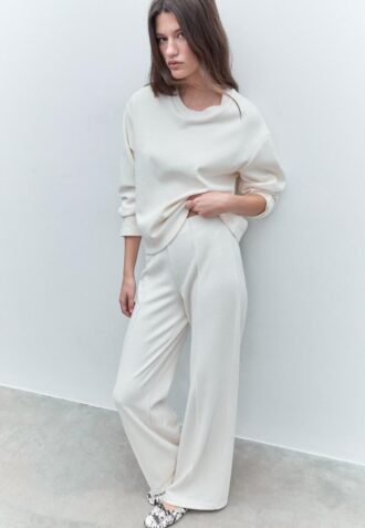 Gebreide broek met naaddetails