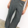 Gebreide broek met naaddetails Gebreide broek met naaddetails