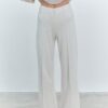 Gebreide broek met naaddetails Gebreide broek met naaddetails
