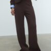 Gebreide broek met naaddetails Gebreide broek met naaddetails