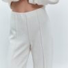 Gebreide broek met naaddetails Gebreide broek met naaddetails