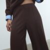 Gebreide broek met naaddetails Gebreide broek met naaddetails