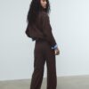 Gebreide broek met naaddetails Gebreide broek met naaddetails