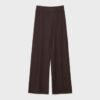 Gebreide broek met naaddetails Gebreide broek met naaddetails