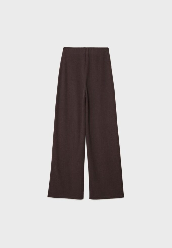 Gebreide broek met naaddetails Gebreide broek met naaddetails