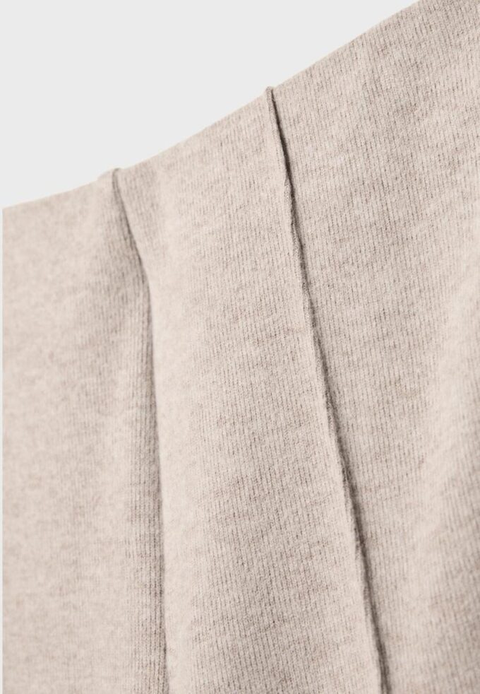 Gebreide broek met naaddetails Gebreide broek met naaddetails