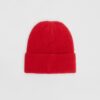 Geribde beanie met plaquette