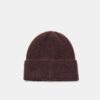 Geribde beanie met plaquette