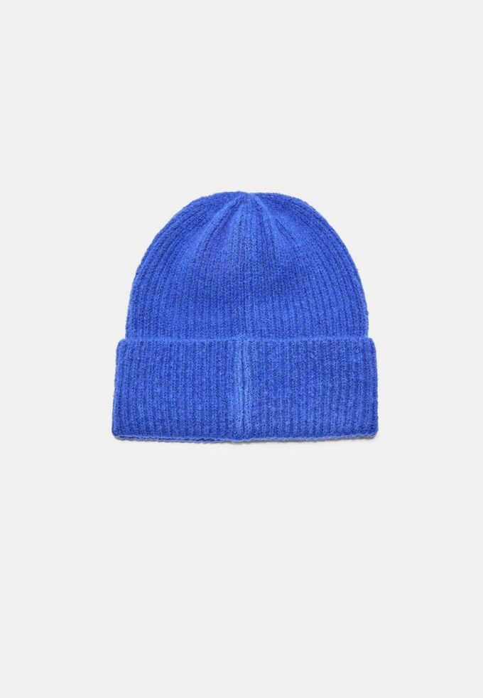 Geribde beanie met plaquette