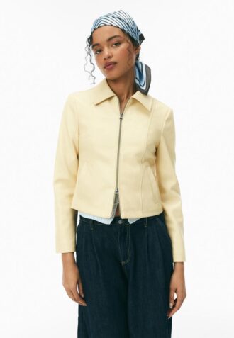 Getailleerd jasje met leerlook