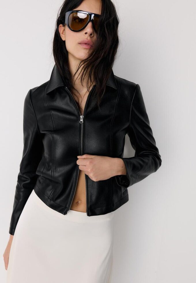 Getailleerd jasje met leerlook Getailleerd jasje met leerlook