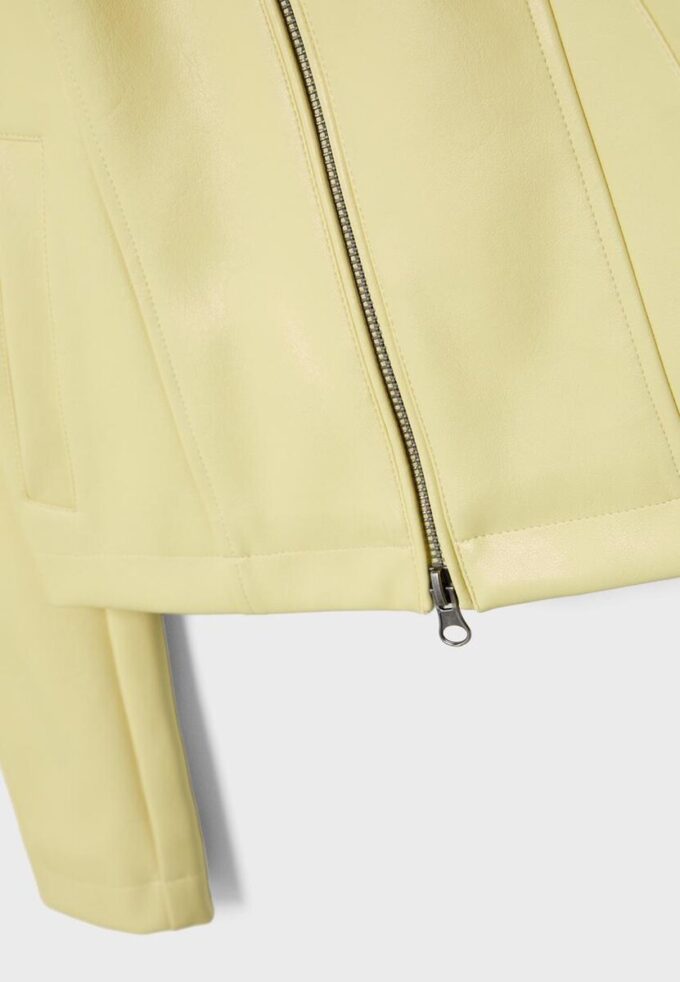 Getailleerd jasje met leerlook