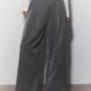 Getailleerde broek met Wide Leg pijpen en coupenaden Getailleerde broek met Wide Leg pijpen en coupenaden