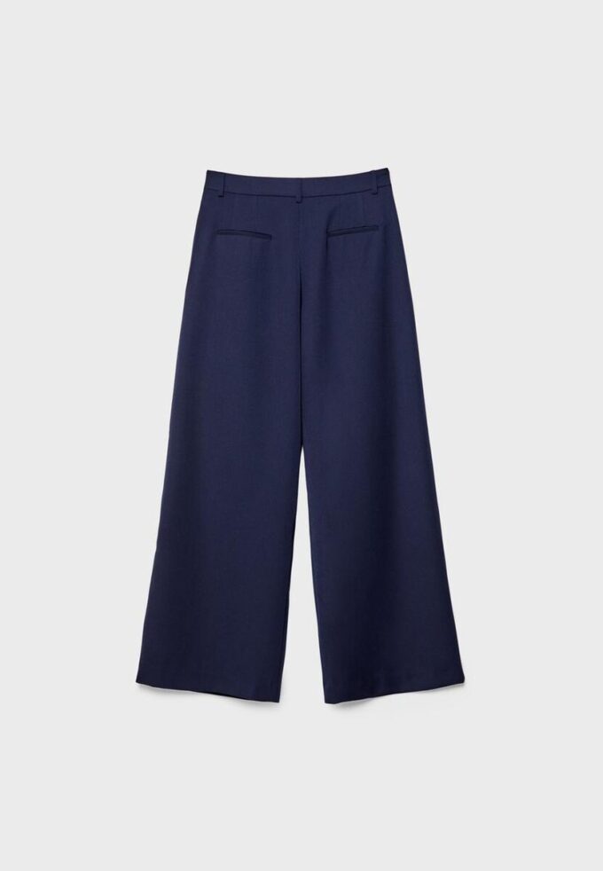 Getailleerde broek met Wide Leg pijpen en coupenaden Getailleerde broek met Wide Leg pijpen en coupenaden