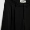 Getailleerde broek met Wide Leg pijpen en coupenaden Getailleerde broek met Wide Leg pijpen en coupenaden