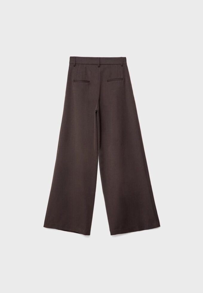 Getailleerde broek met Wide Leg pijpen en coupenaden Getailleerde broek met Wide Leg pijpen en coupenaden