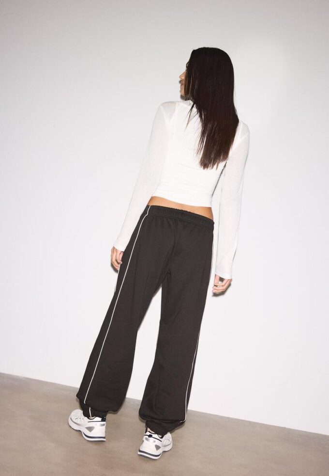Joggingbroek met biezen Joggingbroek met biezen