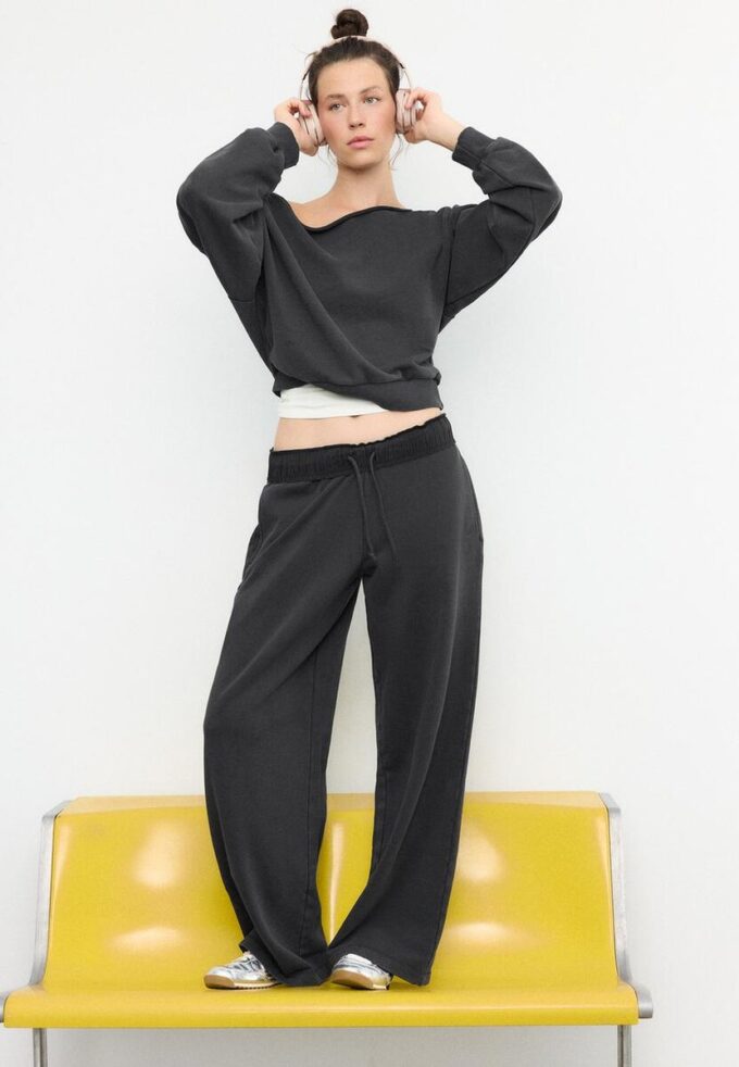 Joggingbroek met rechte pijpen en gewassen effect Joggingbroek met rechte pijpen en gewassen effect