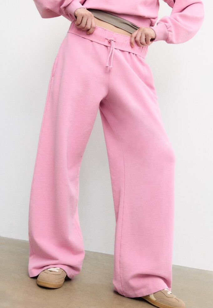 Joggingbroek met rechte pijpen en gewassen effect Joggingbroek met rechte pijpen en gewassen effect