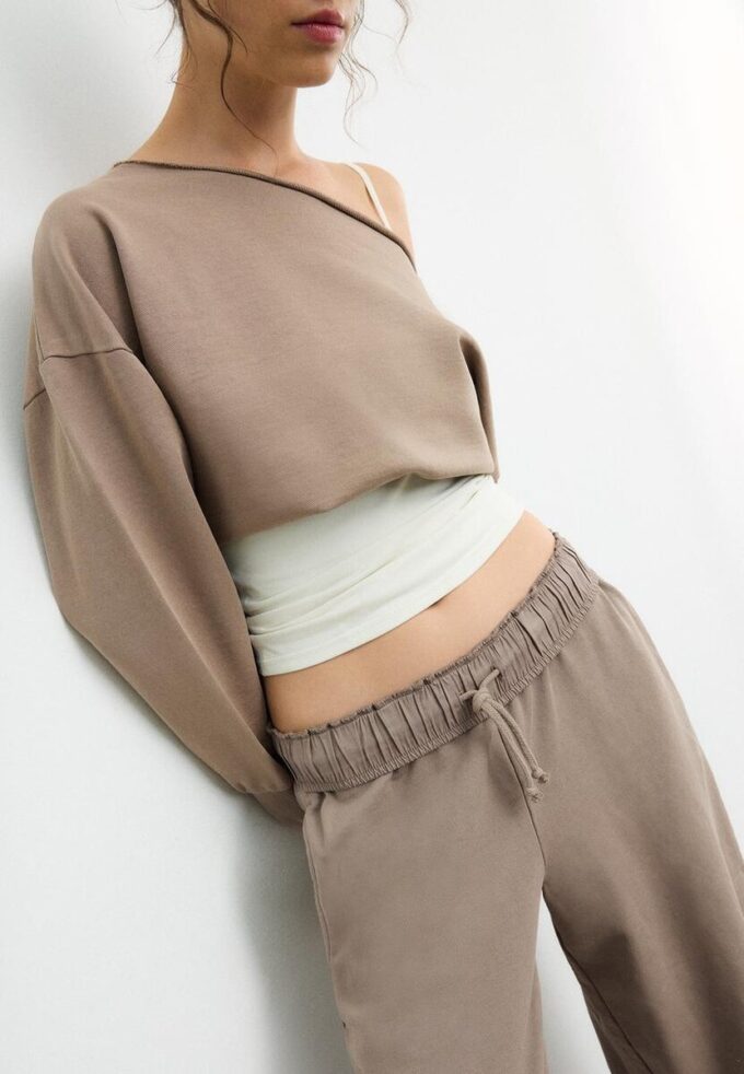 Joggingbroek met rechte pijpen en gewassen effect Joggingbroek met rechte pijpen en gewassen effect