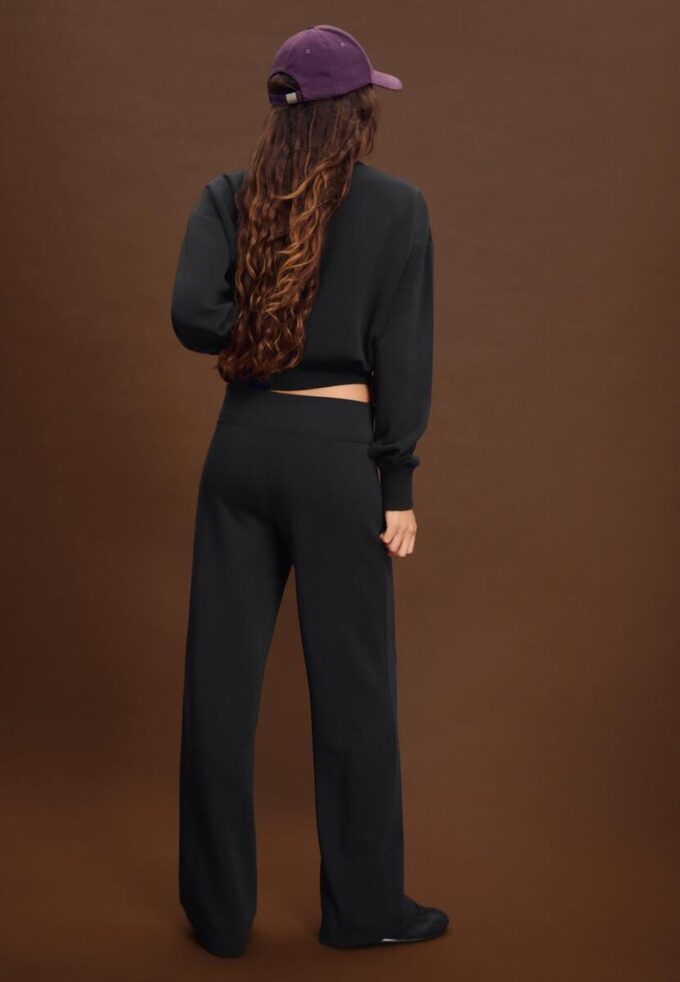 Joggingbroek met rechte pijpen en Soft-Touch-gevoel met plooidetails Joggingbroek met rechte pijpen en Soft-Touch-gevoel met plooidetails