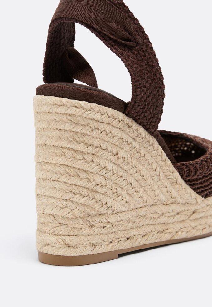 Jute sleehakken met vetersluiting Jute sleehakken met vetersluiting