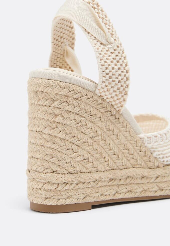 Jute sleehakken met vetersluiting Jute sleehakken met vetersluiting