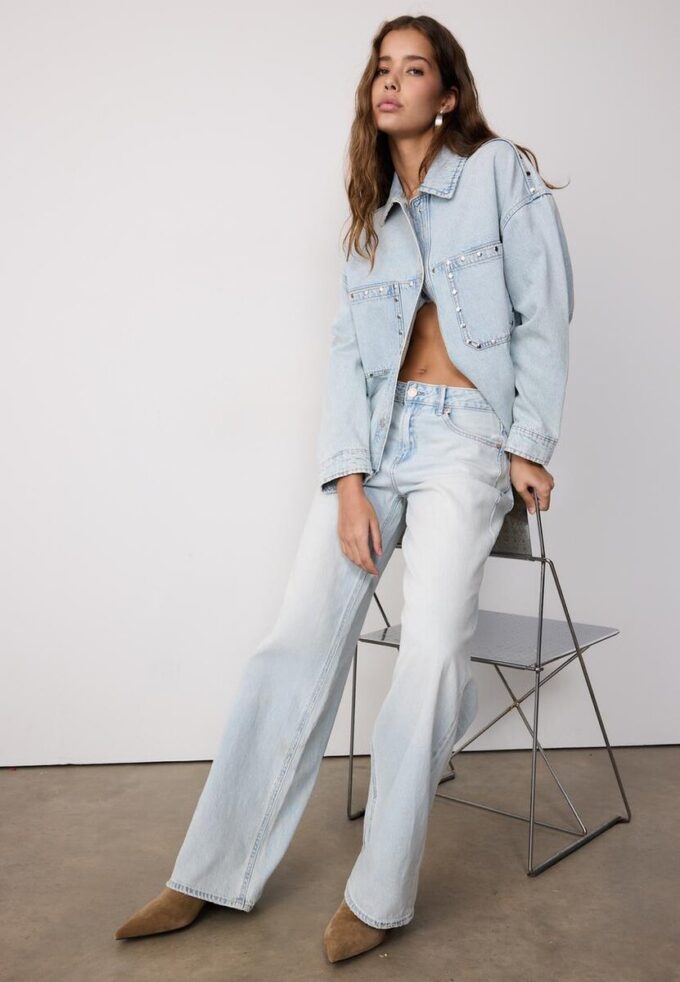 Kort denim overshirt met studs Kort denim overshirt met studs