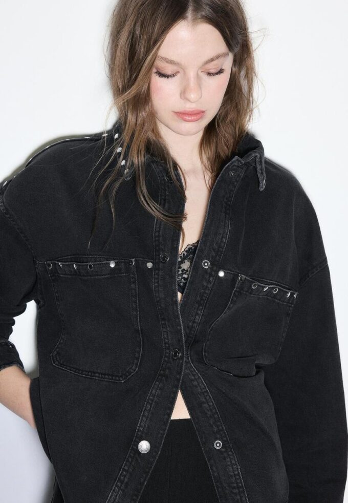 Kort denim overshirt met studs