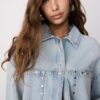 Kort denim overshirt met studs Kort denim overshirt met studs