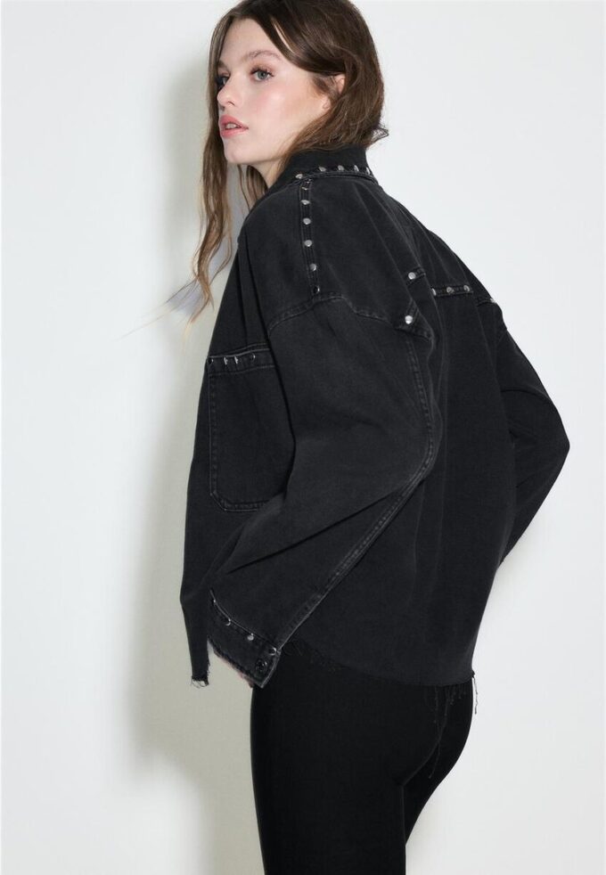 Kort denim overshirt met studs